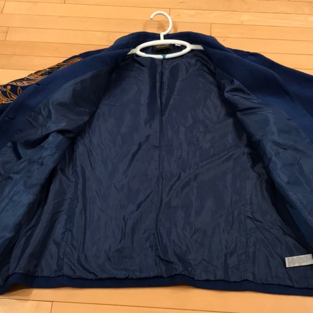 Preowned Women’s Bob Macke Wearable Art fleece coat w embroidery - blue - 2X - Picture 7 of 11